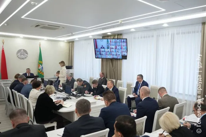 Порядок на полях, во дворах и в трубах. На аппаратном совещании в облисполкоме обсудили актуальные вопросы экономики и социальной сферы Гомельщины