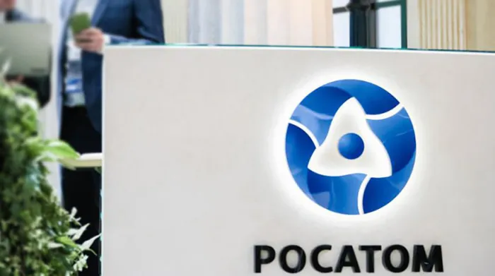 Лукашенко просит "Росатом" не уходить из Беларуси и предложил "возобновить движение" по ядерному центру