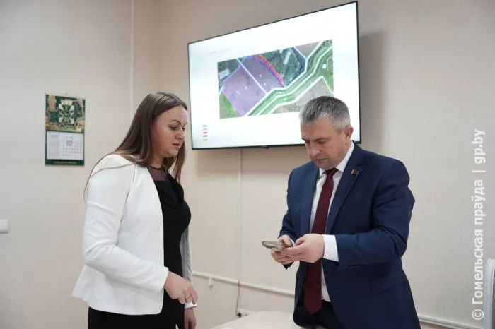 Сносить нельзя оставить: губернатор Иван Крупко провел прием граждан в Гомеле