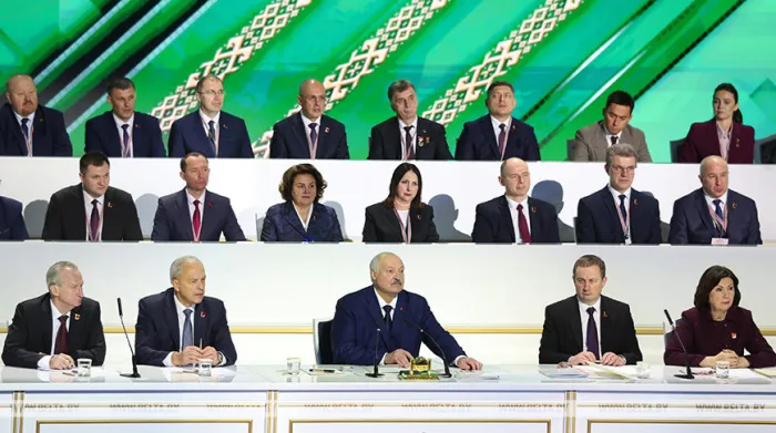 Лукашенко: среди беглых за рубежом сотни белорусских агентов 