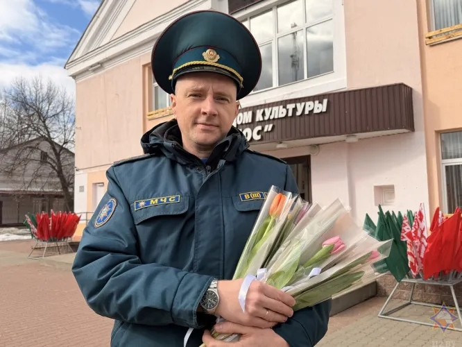 Спасатели Гомельщины креативно поздравляют женщин с праздником весны