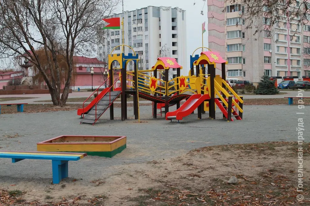 Детская площадка в микрорайоне Восточный — одна из будущих 12. Как решают проблему благоустройства в Мозыре