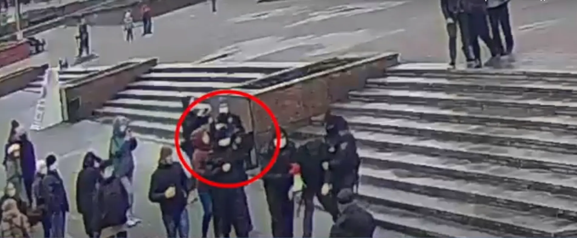 Гомельчанин во время несанкционированного массового мероприятия ударил милиционера по руке