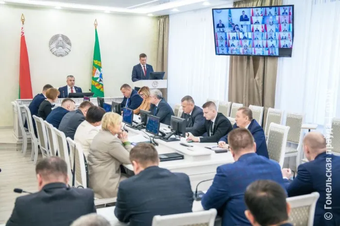Чистота на фермах и в головах. На аппаратном совещании в облисполкоме обсудили благоустройство и наведение порядка в сельхозорганизациях