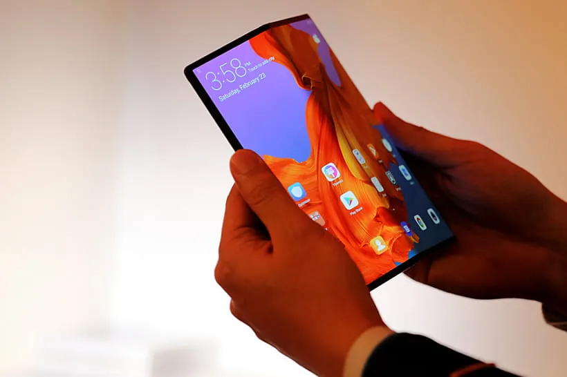 Компания Huawei презентовала смартфон Mate X со складывающимся экраном