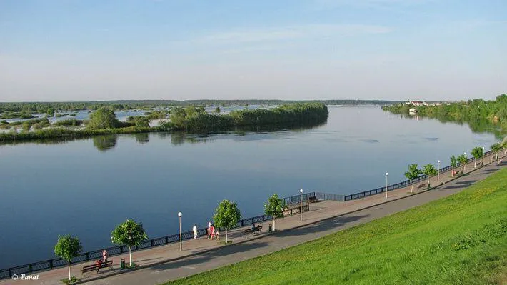 В Речицком районе в Днепре затонул автомобиль