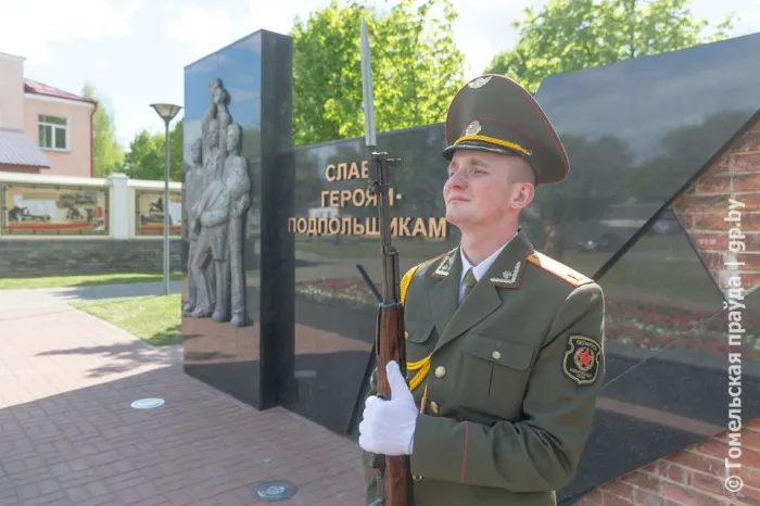 Государственное лесохозяйственное учреждение «Светлогорский лесхоз» поздравляет жителей Гомельщины, всех граждан нашей страны с 80-летием Великой Победы!