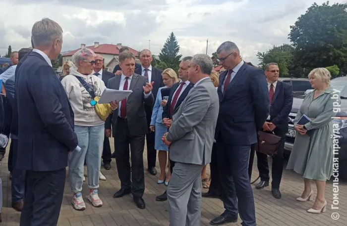 Заместитель премьер-министра Игорь Петришенко побывал в Добруше и оценил ход подготовительных работ ко Дню белорусской письменности