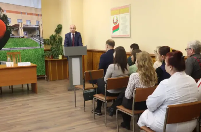 Октябрьскую центральную районную больницу посетил Министр здравоохранения Александр Ходжаев
