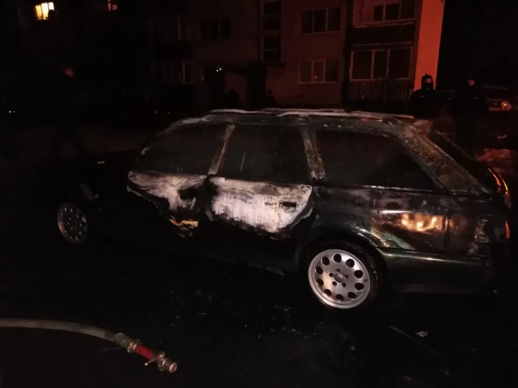 В Лельчицах сгорели два автомобиля