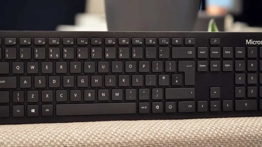 Microsoft добавила эмодзи на клавиатуры