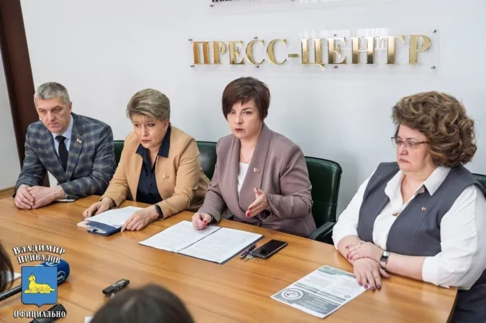 В Гомеле обсудили прием в 1‑е и 10‑е классы и сроки ЦТ