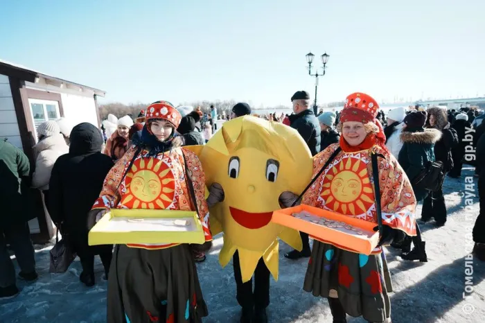 Фаер-шоу и сжигание чучела: как звали весну на набережной Сожа