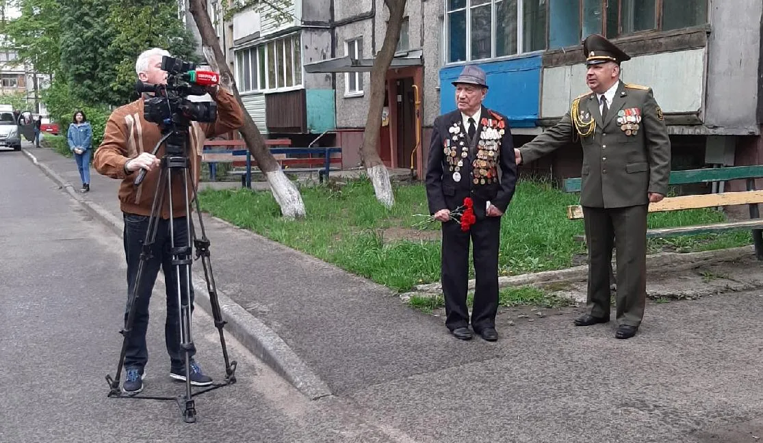 Ветерана Великой Отечественной войны Алексея Головацкого поздравили с праздником в рамках акции "Солдаты Победы"