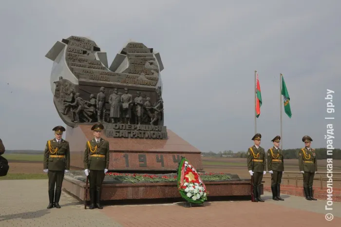 Коммунальное мелиоративное унитарное предприятие «Ельское ПМС» поздравляет жителей области со знаменательной датой – Днем Великой Победы! 