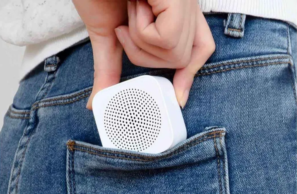 Xiaomi выпустила крошечную колонку с голосовым помощником