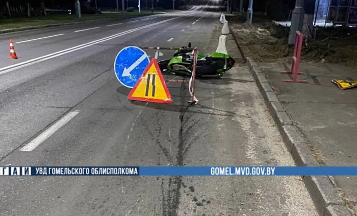 Превысила скорость в два раза и врезалась в стоявший на запрещающий сигнал светофора мотоцикл: прокуратура Гомельской области направила уголовное дело в суд