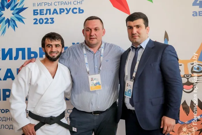 Фоторепортаж. Олимпийский чемпион Беслан Мудранов провел мастер-класс для зрителей соревнований по дзюдо в рамках II Игр стран СНГ 