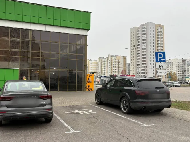 В Гомеле сотрудники ГАИ провели рейд по выявлению нарушений правил парковки