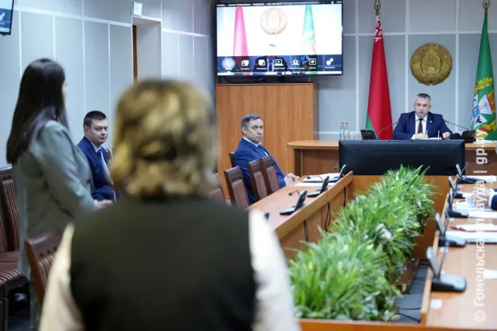 Кадровый день в облисполкоме: продлены контракты с главными врачами медучреждений региона