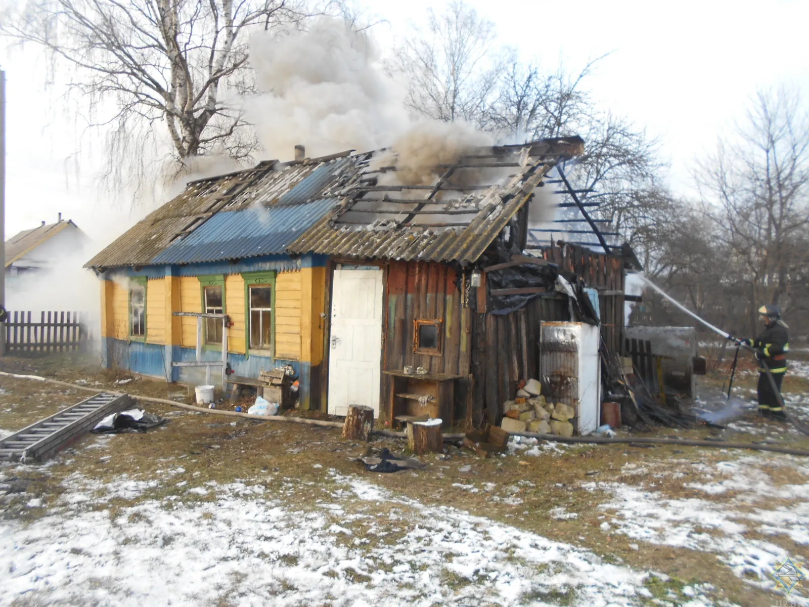 На пожаре в Жлобинском районе сосед спас 77-летнюю пенсионерку