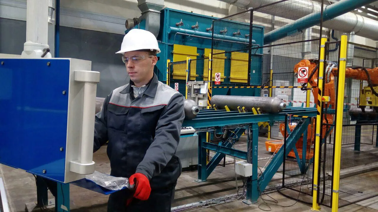 Заработал первый в Беларуси завод по производству стальных бесшовных баллонов