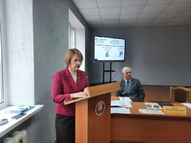 Член Совета Республики, председатель областного Совета депутатов Екатерина Зенкевич провела личный прием граждан в Давыдовском сельисполкоме Светлогорского района