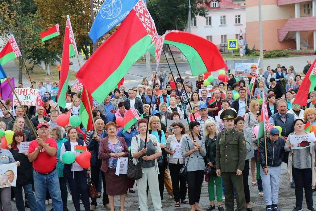 Фоторепортаж. В Ветке прошёл митинг в поддержку мира, безопасности и спокойствия в Беларуси