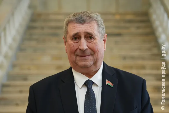 Член Совета Республики Национального собрания Республики Беларусь Михаил Русый встретился с коллективом швейной фабрики «Надэкс»