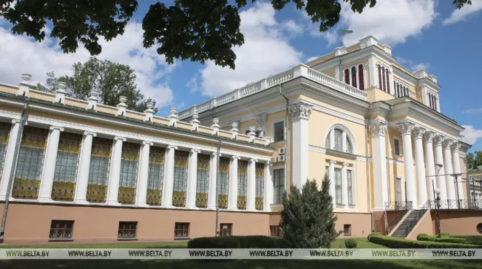 Красота человеческой души и мировосприятия: выставка живописи Андрея Крылова открывается в Гомеле