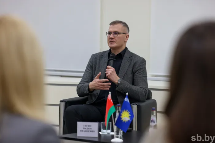 По результатам встреч с молодежью определяются направления развития нашей страны - Гигин