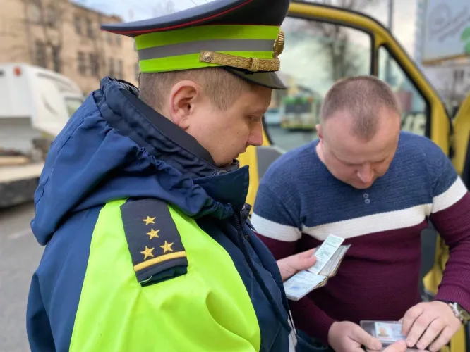 За два часа маршрутчики Гомеля 12 раз нарушили ПДД