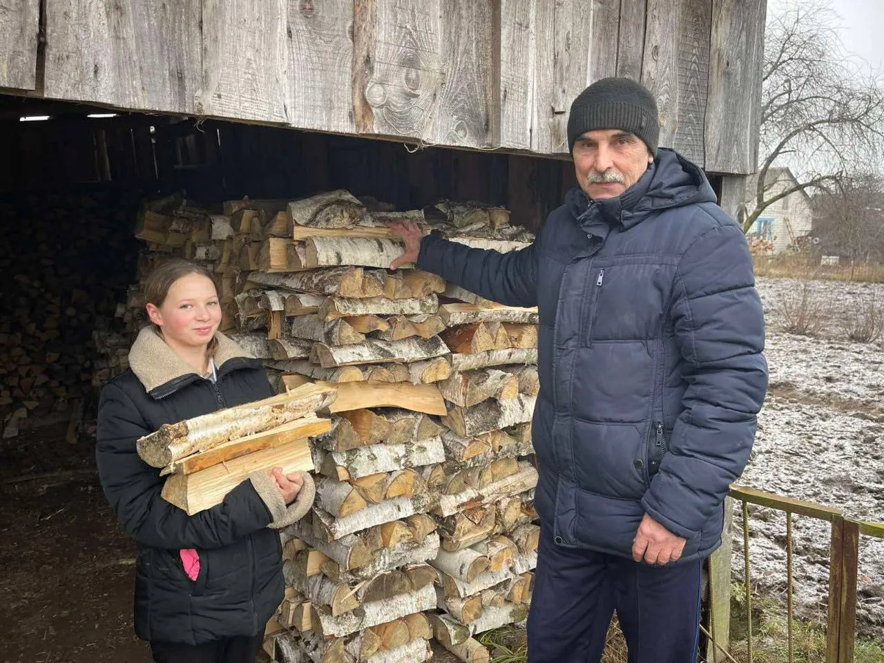 Гирлянда добрых дел: молодежь Гомельщины оказывает помощь пожилым и поздравляет с наступающими новогодними праздниками