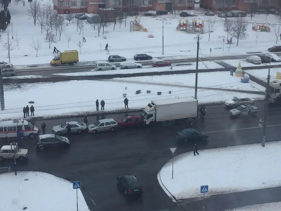 В Гомеле на проспекте Речицком столкнулись четыре автомобиля