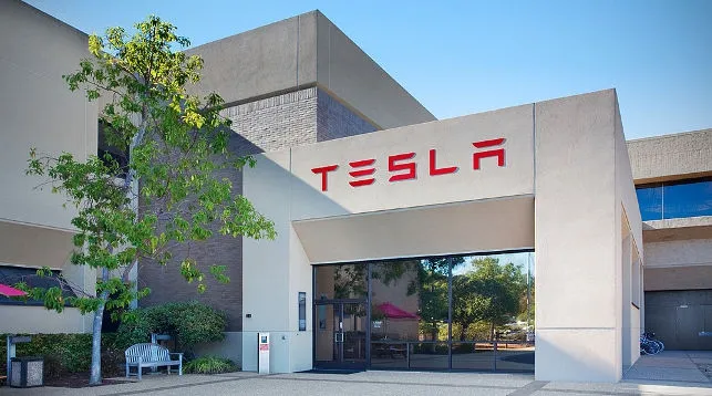 Компания Tesla построила в Австралии мощнейший в мире аккумулятор Powerpack