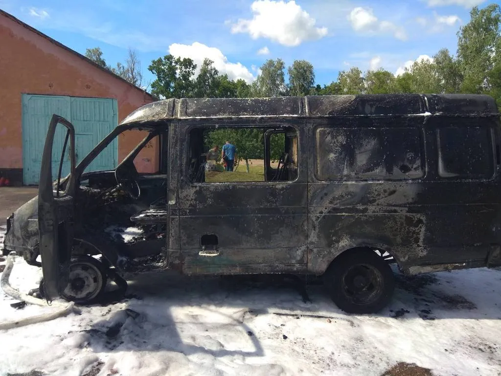 В Петриковском районе сгорел автомобиль