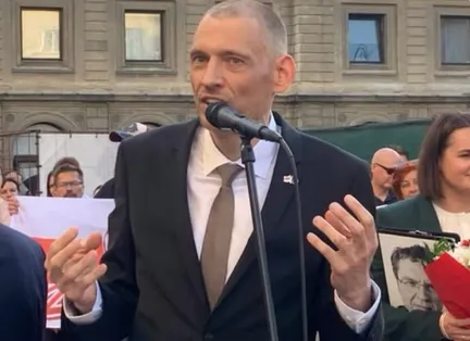 Клоун выехал, и цирк начался: Тихановский даже у «своих» стал посмешищем