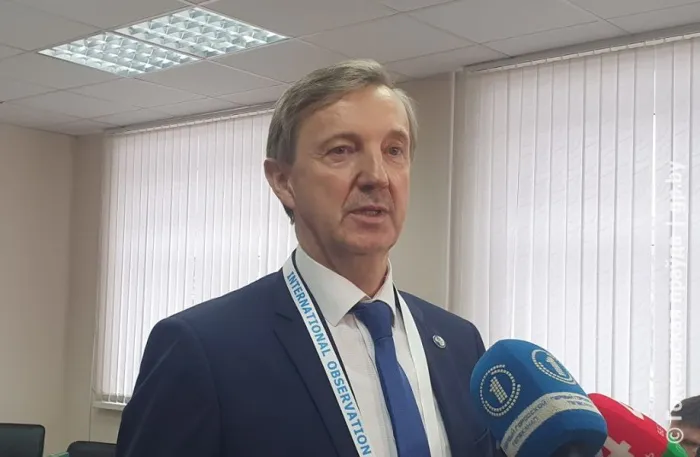 Открыто, гласно, демократично: в Гомеле прошло заседание окружной комиссии, в котором принял участие международный наблюдатель от СНГ Виталий Кулик