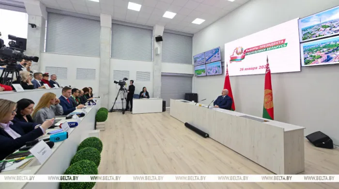 Президент Беларуси призывает Польшу покупать не танки, а трактора