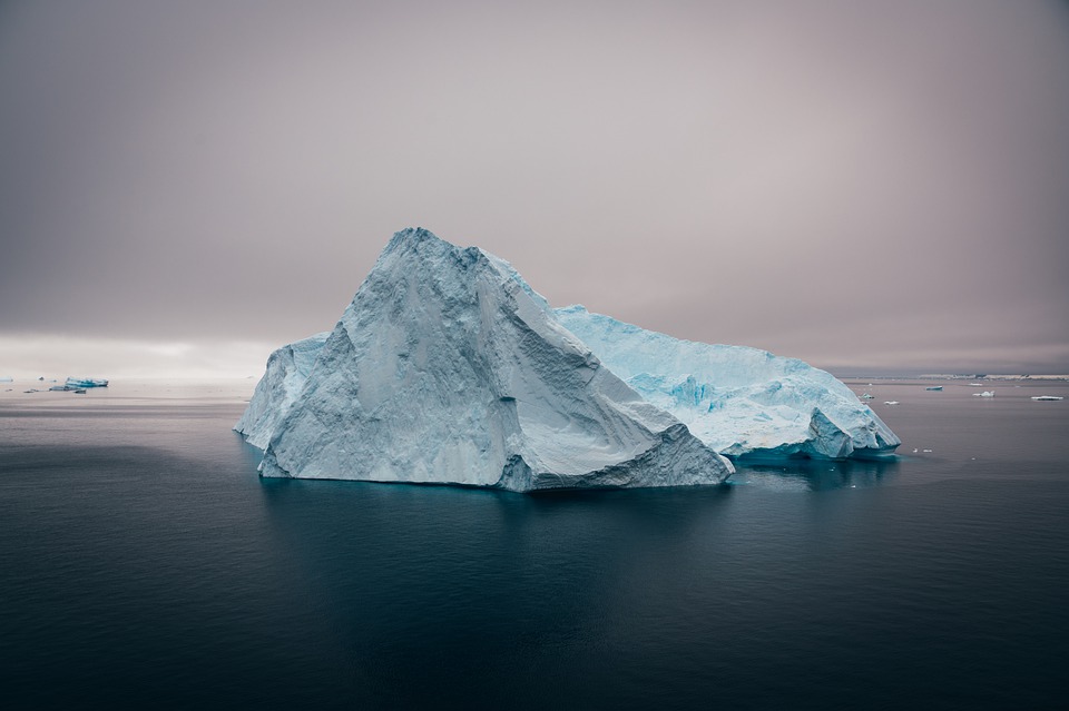 iceberg-5163649_960_720.jpg