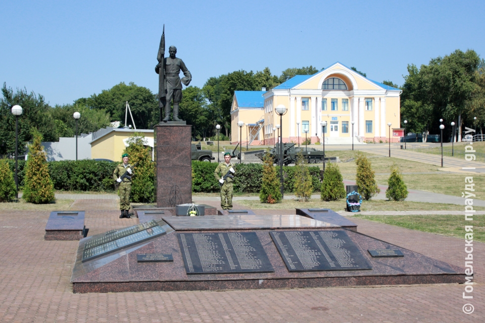 Днепр стонал осенью 43-го_result.jpg