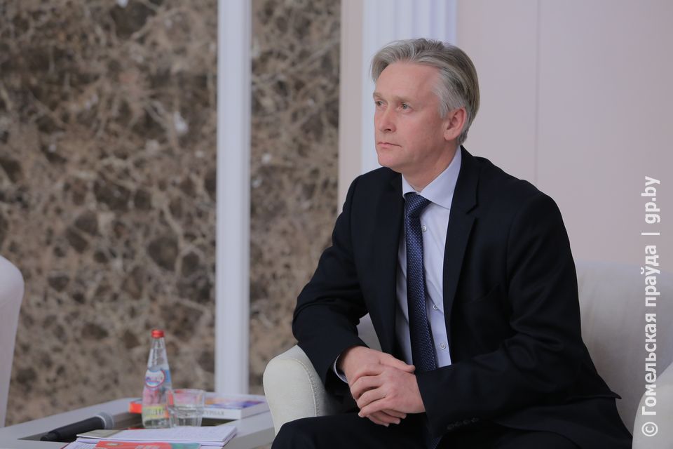 Член Конституционной комиссии, председатель Ельского райисполкома Виктор Замостик