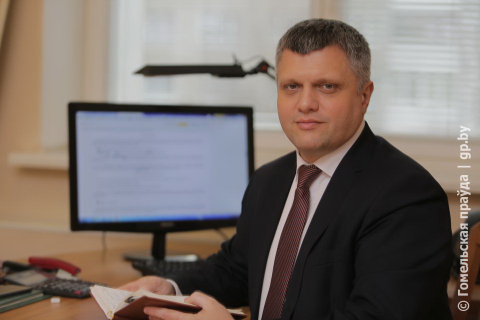 Дмитрий Желобков, начальник областного управления Фонда социальной защиты населения: Дмитрий Желобков, начальник областного управления Фонда социальной защиты населения: