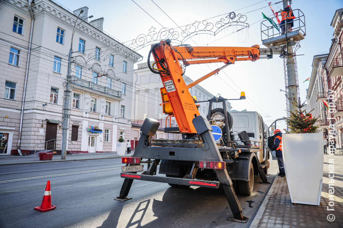 Реконструкция иллюминационных элементов на улице Советской