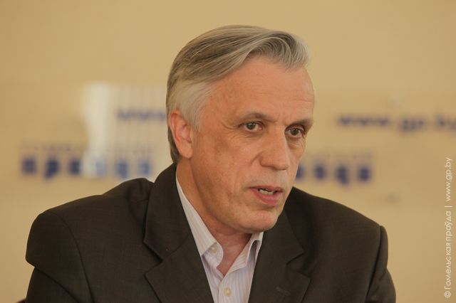 На вопросы по централизованному тестированию ответит 29 апреля владимир Глазунов.jpg На вопросы по централизованному тестированию ответит 29 апреля владимир Глазунов.jpg