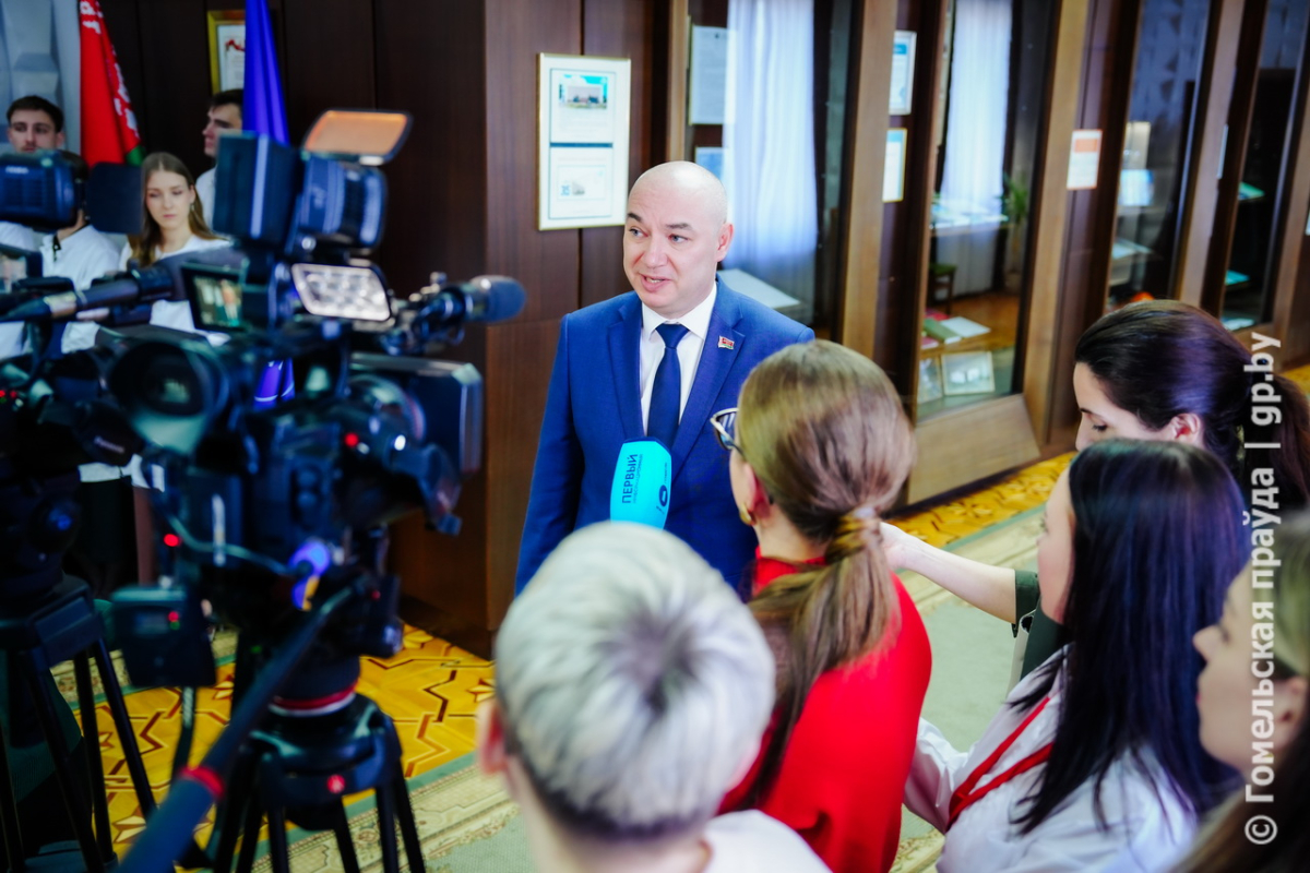 Министр здравоохранения Александр Ходжаев Министр здравоохранения Александр Ходжаев