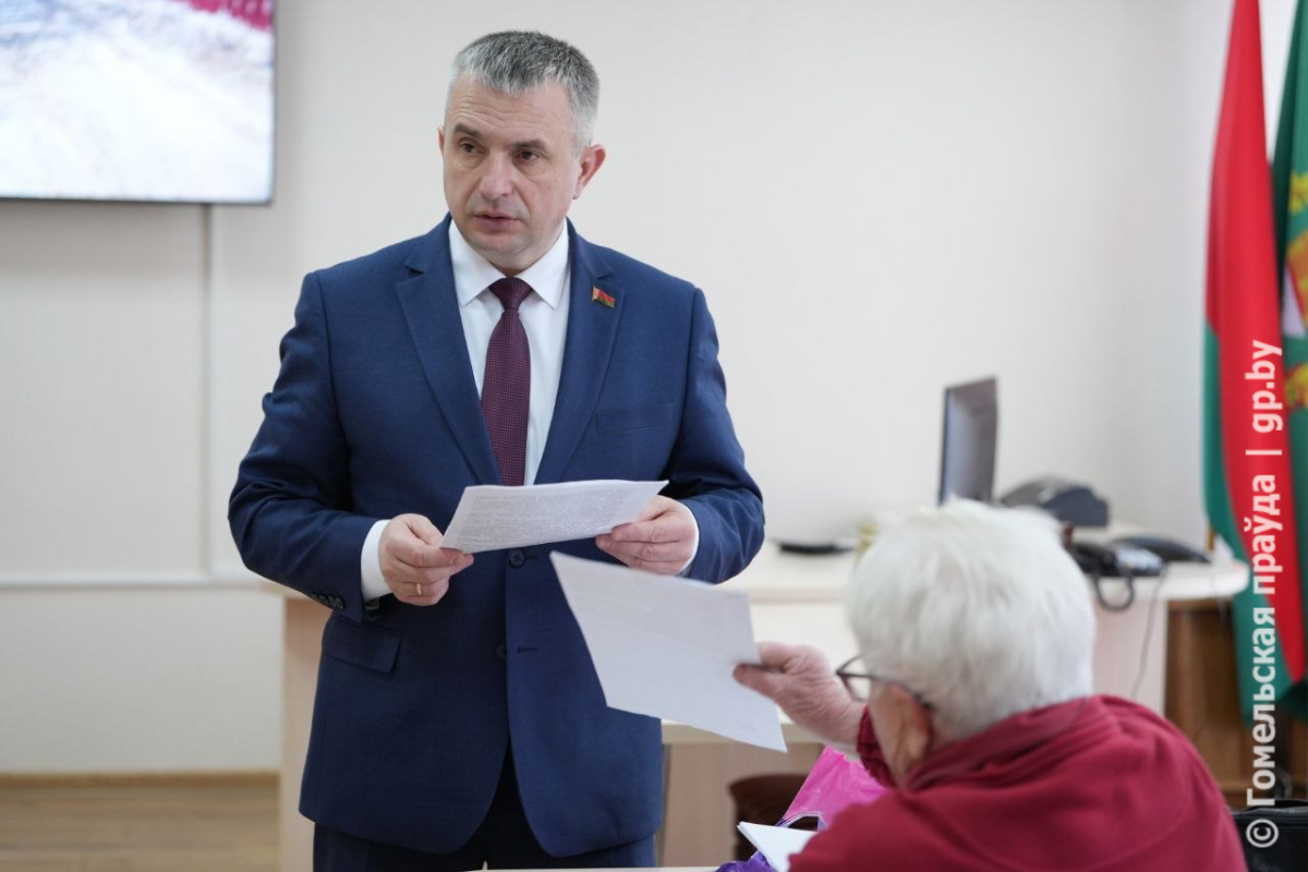 Председатель облисполкома Иван Крупко на приёме граждан в Гомеле Председатель облисполкома Иван Крупко на приёме граждан в Гомеле