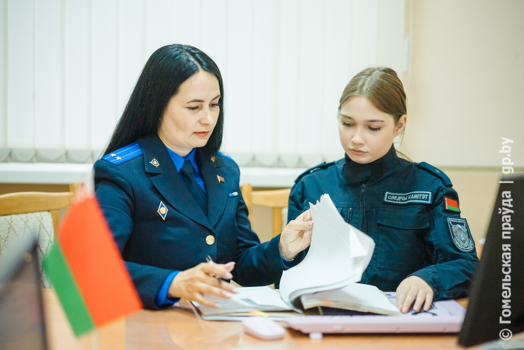 Коллеги в шутку называют заместителя начальника «мамой» за ее отношение к молодым сотрудникам