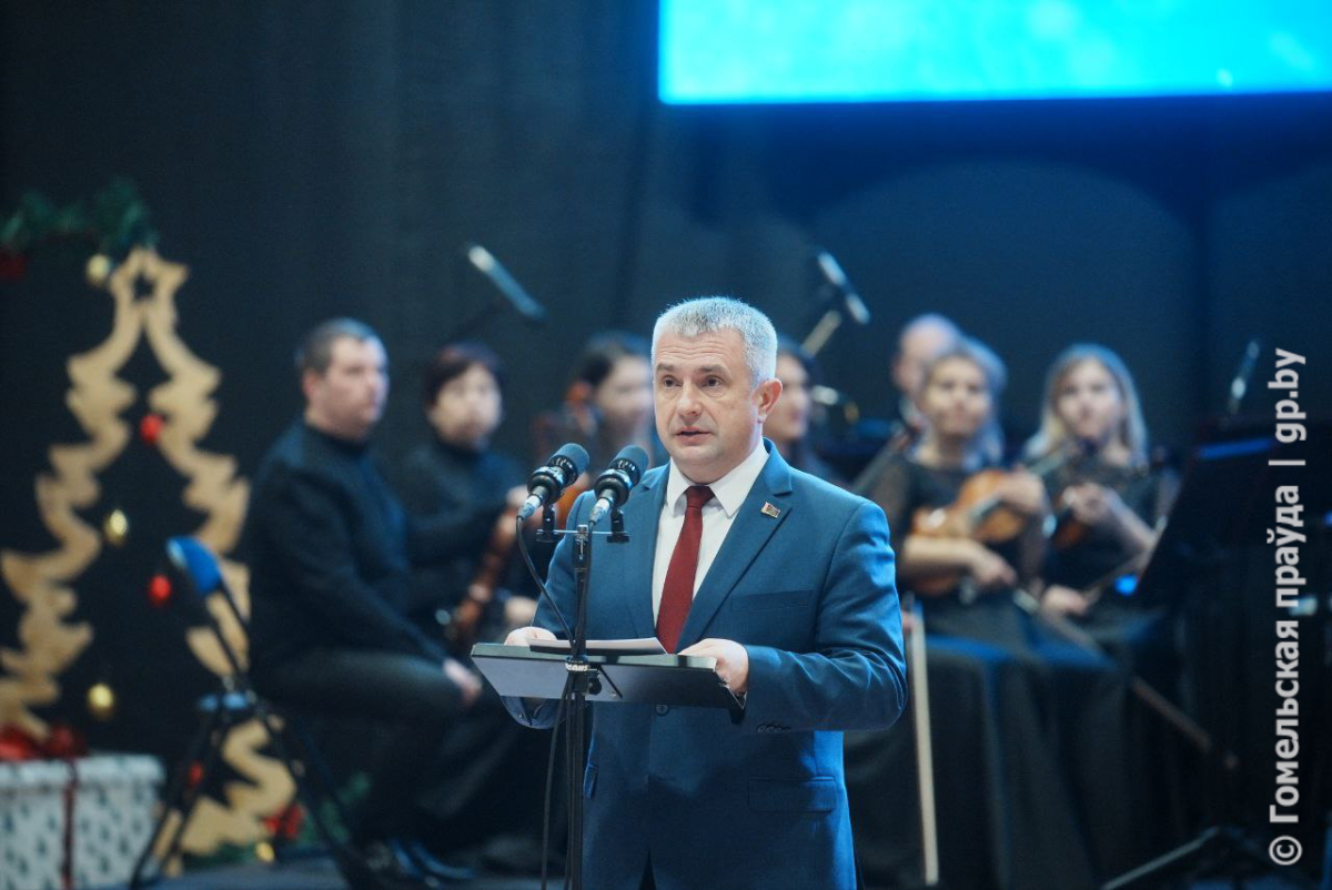 Слова напутствия: глава региона о будущем Гомельской области. Губернатор Иван Крупко обращается к участникам бала.