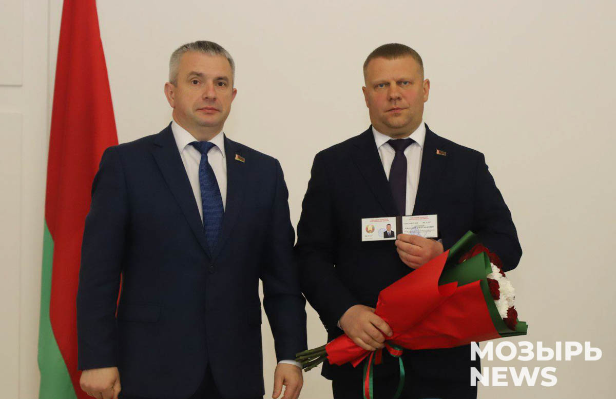Александр Веремеев утвержден председателем Мозырского райисполкома на внеочередной сессии Совета депутатов Александр Веремеев утвержден председателем Мозырского райисполкома на внеочередной сессии Совета депутатов